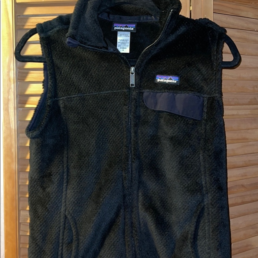 Black Patagonia vest!!